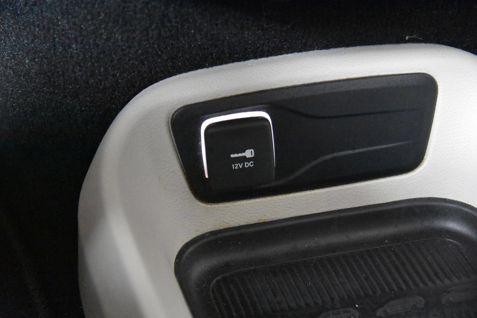Used 2023 Chrysler Voyager LX FWD image 23