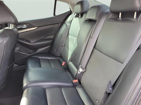 Used 2019 Nissan Maxima 3.5 SV w/ Floor Mat Group FWD image 11