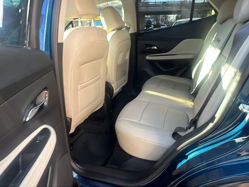 Used 2019 Buick Encore Essence image 28