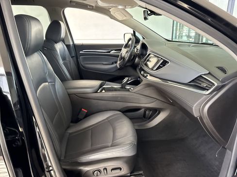 Used 2018 Buick Enclave Premium image 13