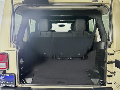 Used 2018 Jeep Wrangler Unlimited Sport image 21