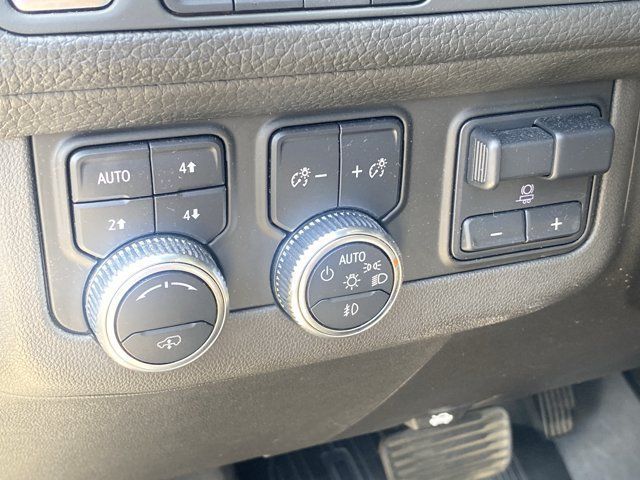 Used 2021 GMC Yukon Denali w/ Denali Ultimate Package AWD/4WD image 26