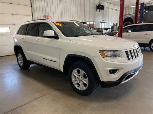 Used 2016 Jeep Grand Cherokee Laredo w/ Quick Order Package 23E AWD/4WD image 5