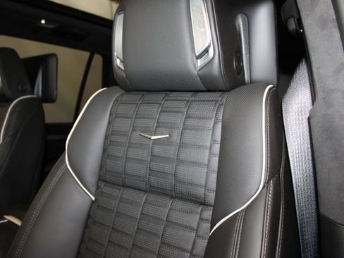 Used 2026 Cadillac Escalade Platinum Sport w/ LPO, ONYX Package AWD/4WD image 9