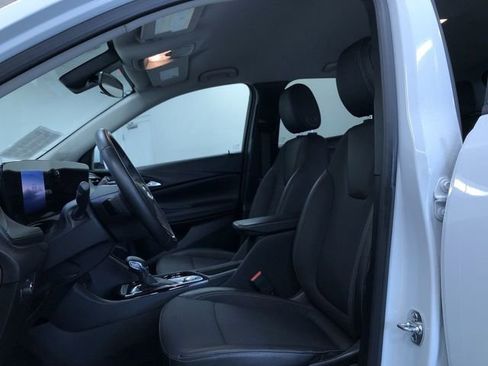 Used 2025 Buick Encore GX Preferred AWD/4WD image 19