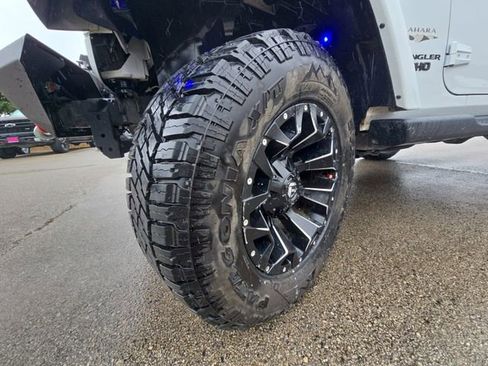 Used 2016 Jeep Wrangler Sahara w/ Connectivity Group image 30