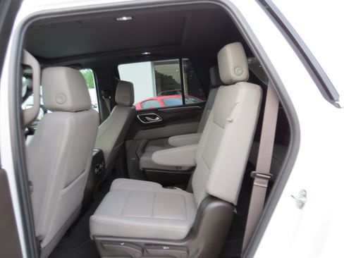 Used 2024 Chevrolet Tahoe LT w/ Luxury Package AWD/4WD image 13