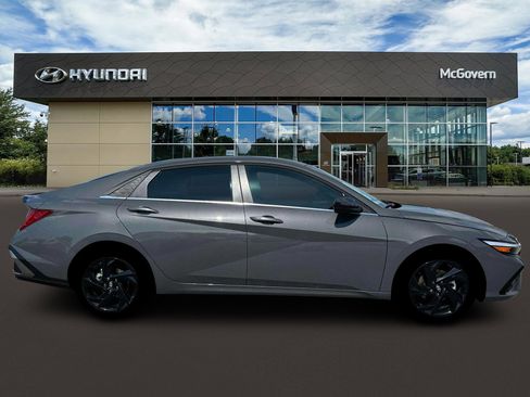 New 2026 Hyundai Elantra SEL Sport Premium FWD image 9