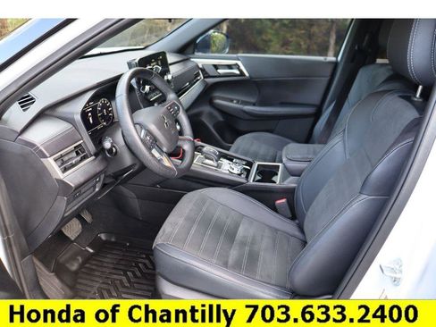 Used 2024 Mitsubishi Outlander SE Black Edition image 24