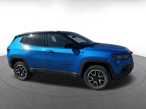 Used 2025 Jeep Compass Trailhawk image 16