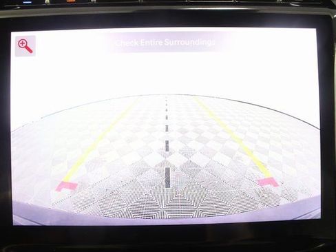 Used 2023 Jeep Grand Cherokee 4WD 4xe image 3