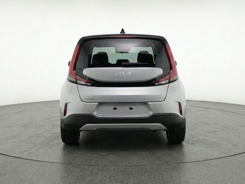 Used 2025 Kia Soul LX w/ LX Technology Package FWD image 7