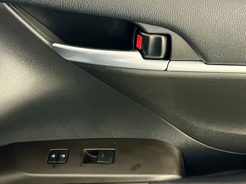 Used 2023 Toyota Camry SE image 31