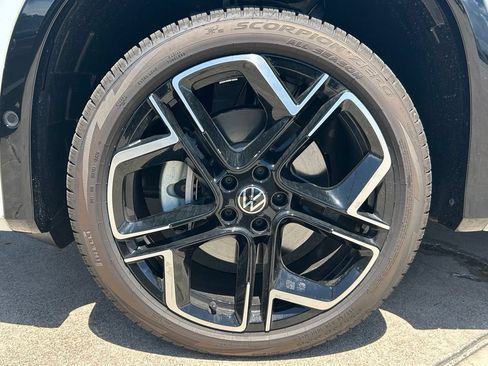New 2026 Volkswagen Tiguan SEL R-Line AWD/4WD image 34