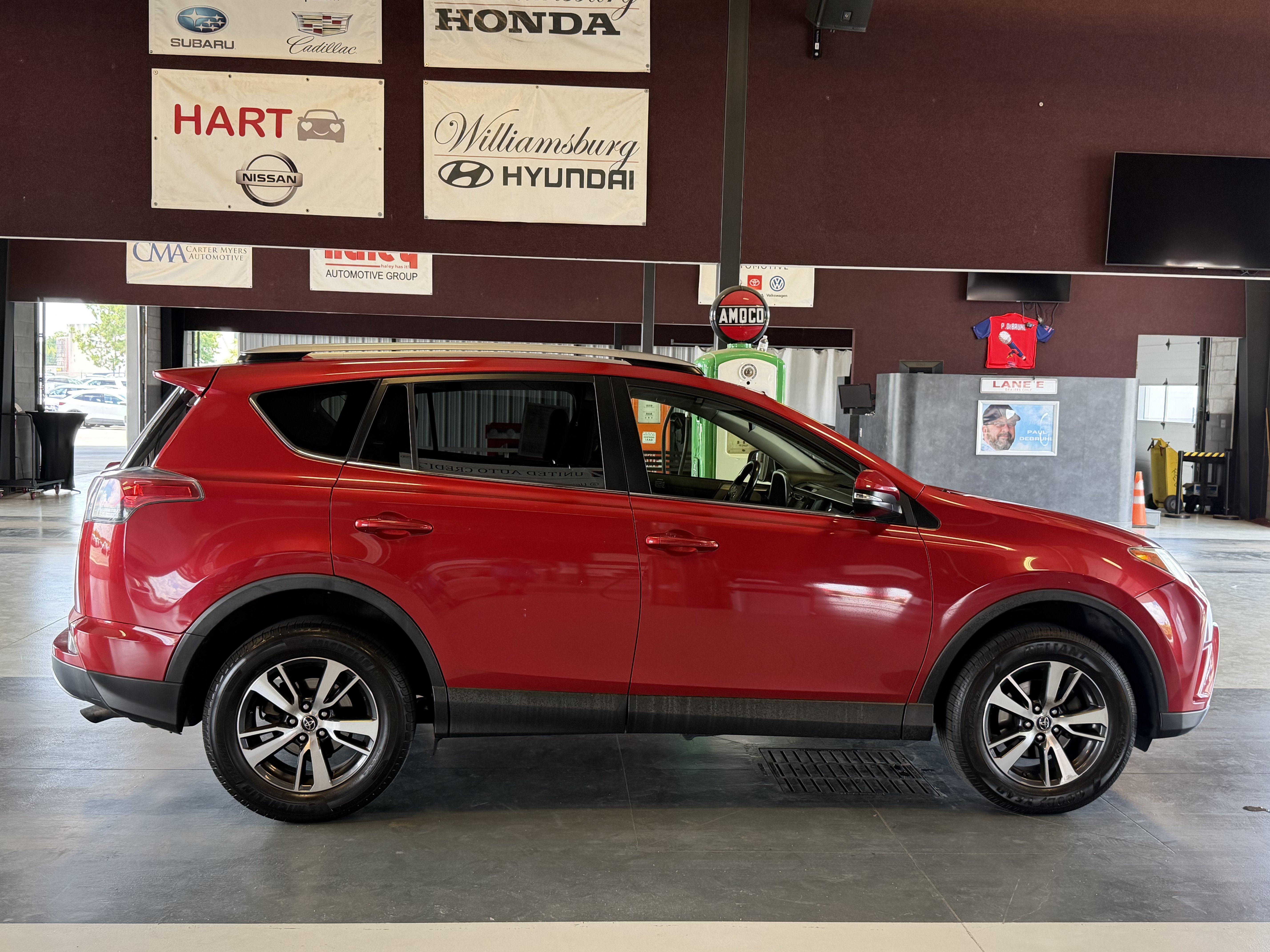 Used 2017 Toyota RAV4 XLE w/ Carpet Mat Package AWD/4WD image 6