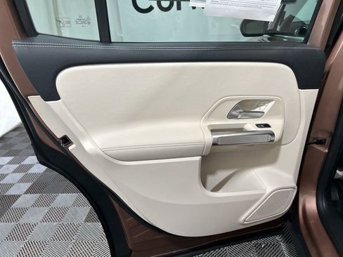 Used 2022 Mercedes-Benz GLB 250 GLB 250 image 16