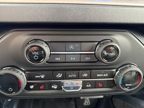 New 2026 Ford Bronco Outer Banks w/ Sasquatch Package AWD/4WD image 32