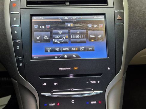 Used 2016 Lincoln MKZ w/ Equipment Group 200A Select FWD image 17