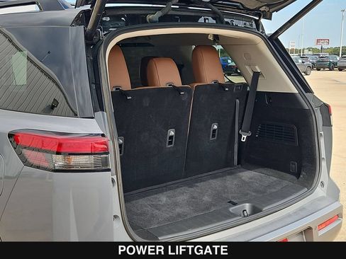 Used 2023 Nissan Pathfinder Platinum w/ Cargo Package FWD image 34