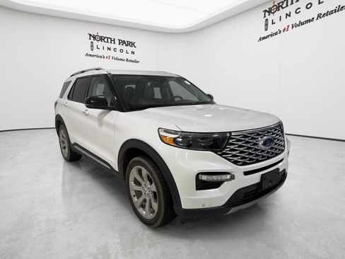Used 2020 Ford Explorer Platinum w/ Premium Technology Package AWD/4WD image 7