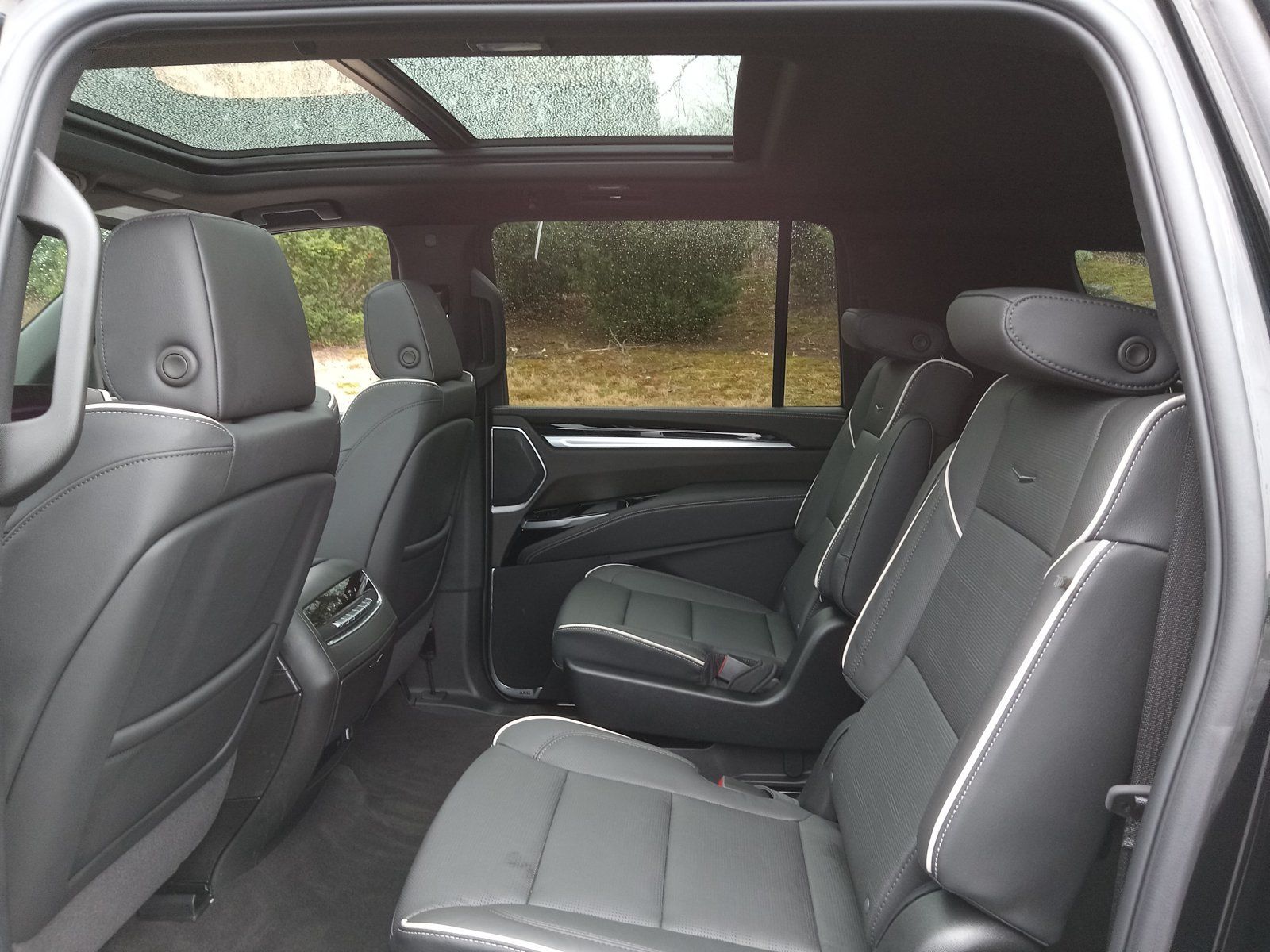 Certified 2026 Cadillac Escalade ESV Sport w/ LPO, ONYX Package AWD/4WD image 25
