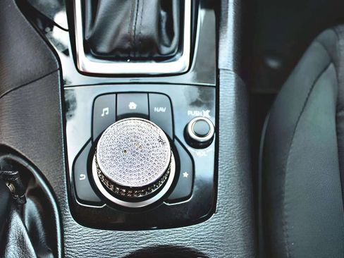 Used 2016 MAZDA MAZDA3 i Sport image 18