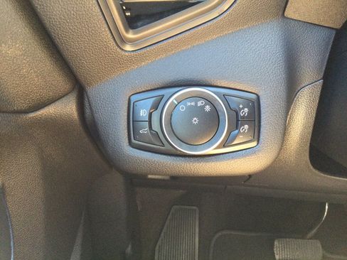 Used 2017 Ford Escape SE w/ Equipment Group 201A AWD/4WD image 40