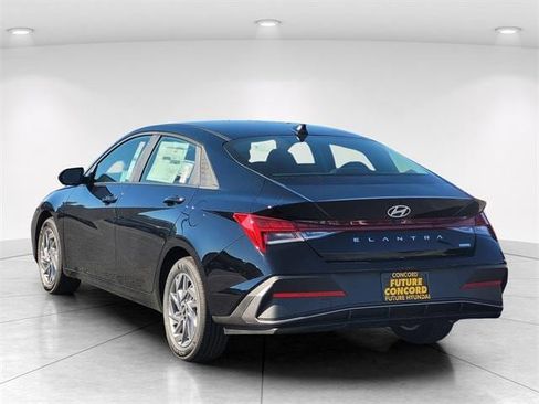 New 2026 Hyundai Elantra Blue image 5