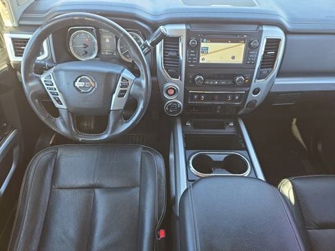 Used 2018 Nissan Titan PRO-4X w/ Pro-4x Convenience Package image 10