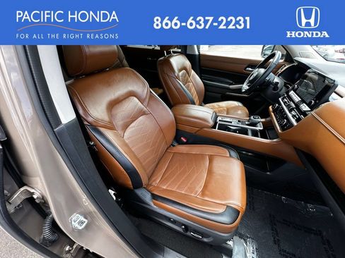 Used 2023 Nissan Pathfinder Platinum FWD image 15