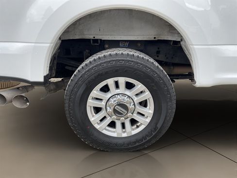 Used 2020 Ford F250 Lariat w/ Lariat Value Package AWD/4WD image 14