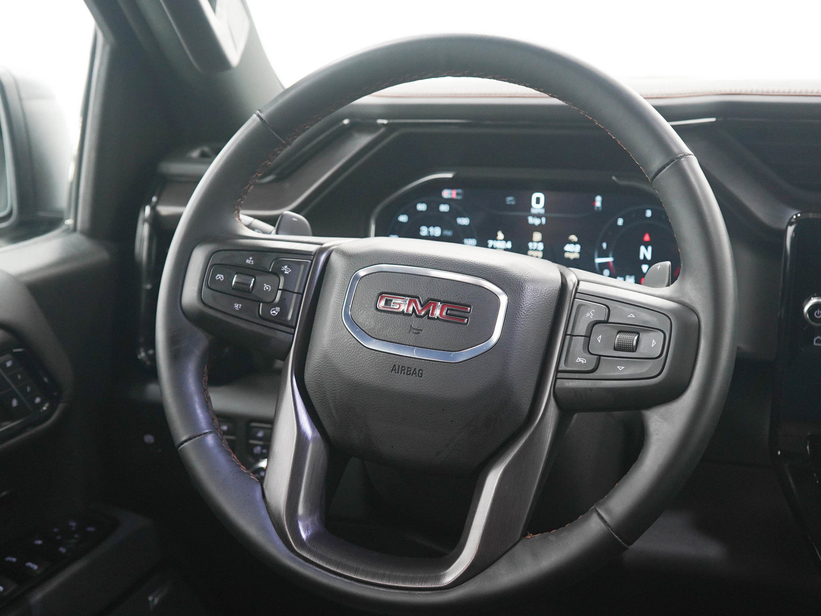 Used 2025 GMC Sierra 1500 AT4 w/ AT4 Premium Package AWD/4WD image 17