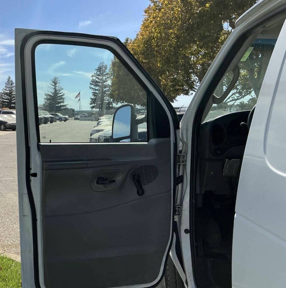 Used 2007 Ford E-250 and Econoline 250 RWD image 7
