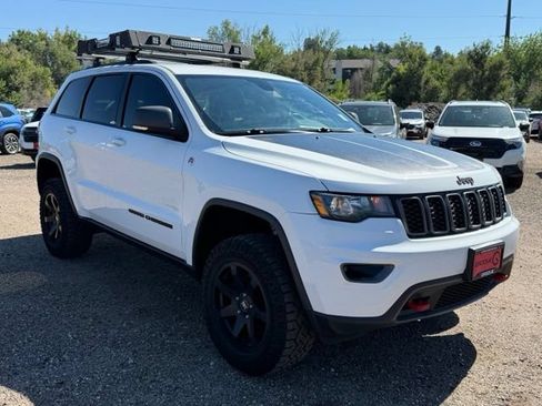 Used 2017 Jeep Grand Cherokee Trailhawk AWD/4WD image 8