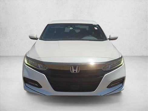 Used 2018 Honda Accord Sport image 2