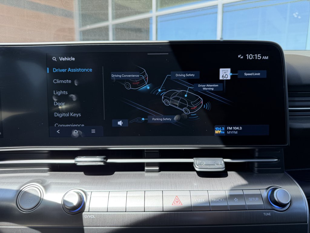 Used 2025 Hyundai Kona Limited FWD image 24