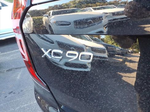 New 2026 Volvo XC90 T8 Ultra w/ Protection Package Premier image 5