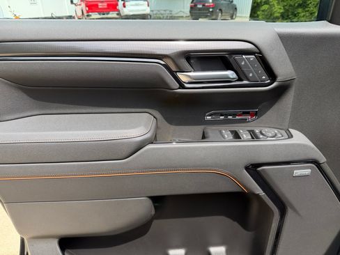 New 2026 GMC Sierra 1500 AT4 w/ AT4 Preferred Package AWD/4WD image 9