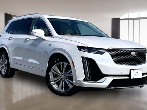 Certified 2023 Cadillac XT6 Premium Luxury AWD/4WD image 11