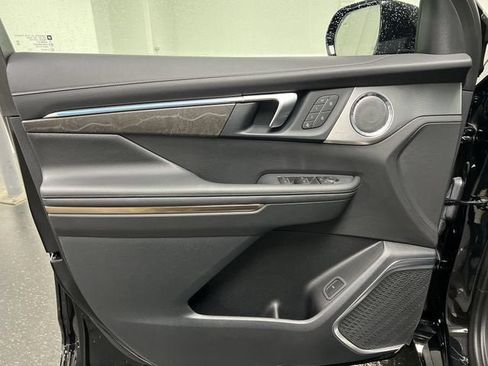 Certified 2025 Buick Enclave Avenir w/ Super Cruise Package FWD image 23