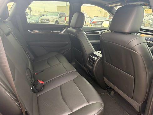 Used 2021 Cadillac XT5 Premium Luxury AWD/4WD image 8