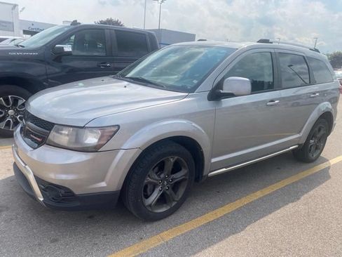 Used 2020 Dodge Journey Crossroad FWD image 1