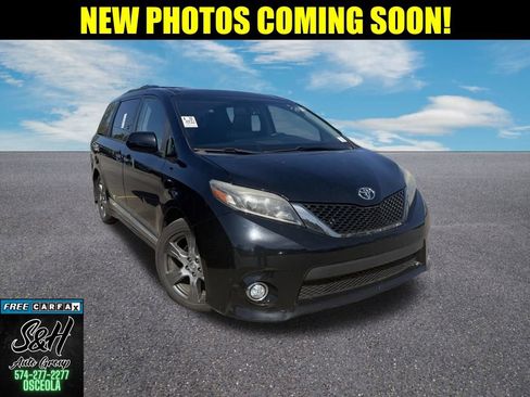 Used 2017 Toyota Sienna SE Premium w/ Protection Package FWD image 1