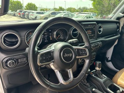 Used 2022 Jeep Gladiator Overland w/ Popular Equipment Package AWD/4WD image 9