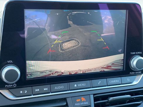 Used 2025 Nissan Altima 2.5 SV image 24