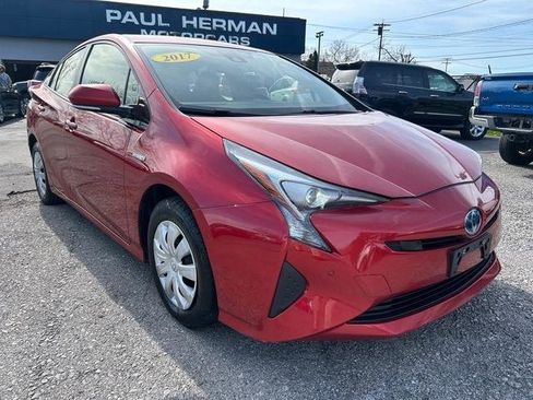 Used 2017 Toyota Prius Two w/ Prius Two Safety Plus Package FWD image 1