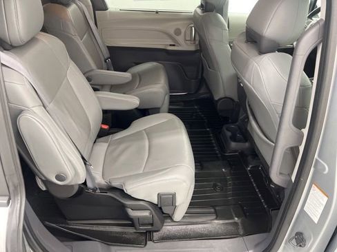 Certified 2023 Toyota Sienna Limited AWD/4WD image 19