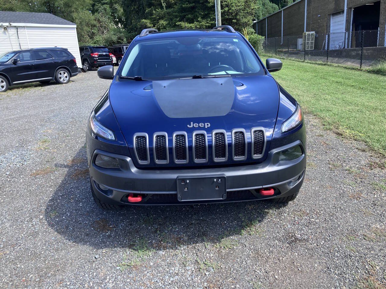Used 2016 Jeep Cherokee Trailhawk w/ Trailer Tow Group AWD/4WD image 2