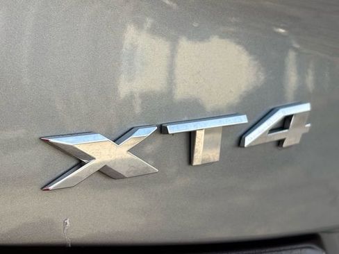 Used 2025 Cadillac XT4 Premium Luxury image 15