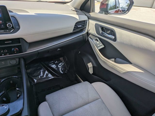 Used 2025 Nissan Rogue SV AWD/4WD image 17